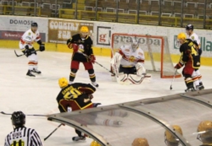 Prípravný zápas: Dukla Trenčín – HKM Zvolen  2:4 (0:2, 2:0, 0:2)